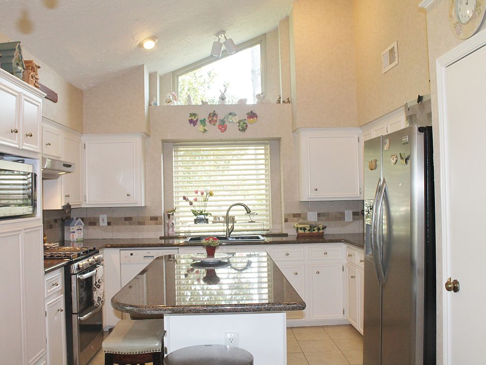 Gorgeous Updated Kitchen!
