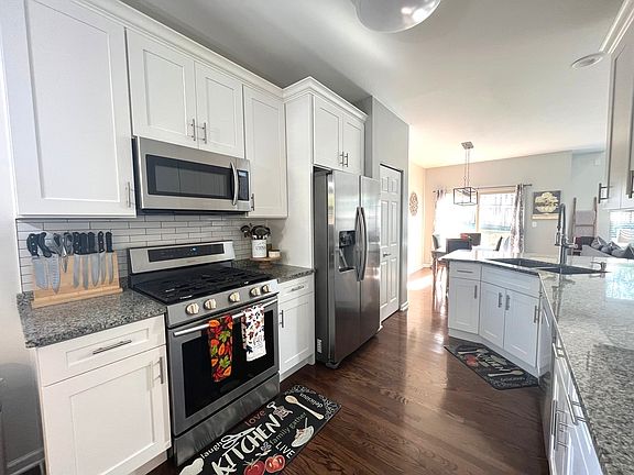 2nd image of 615 W Saint Johns Pl