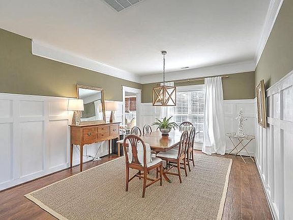 4th image of 1432 Bloomingdale Ln