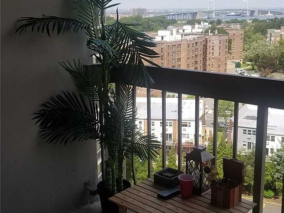 4th image of 1 Bay Club Dr APT 12J