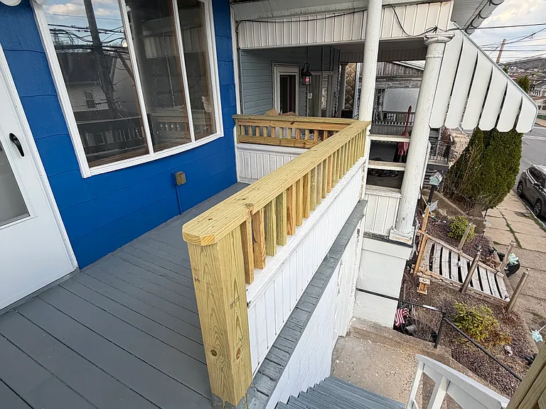 1219 W Walnut St — Photo 3