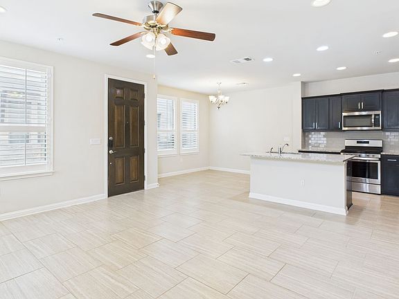 4th image of 13800 Lyndhurst St Unit 331