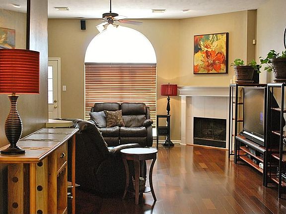5th image of 1715 Emerald River Dr