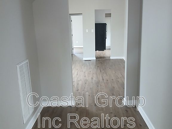 4th image of 204 Central Ave #A