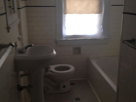 5th image of 1046 Maryland St