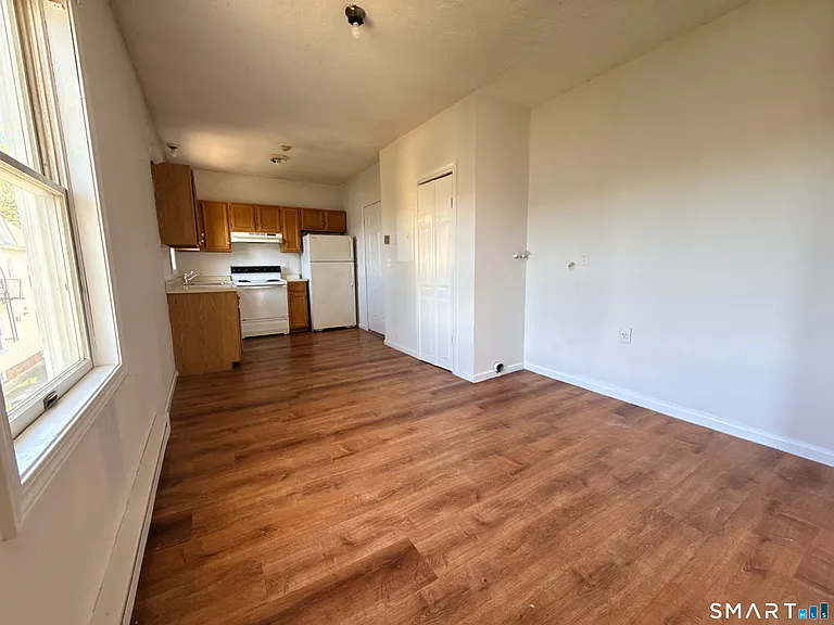 192 S Main St — Photo 10