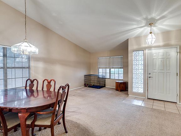 5th image of 2813 S Calvin Cir