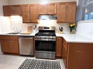 321 Wisconsin Ave #1, Oak Park, IL 60302