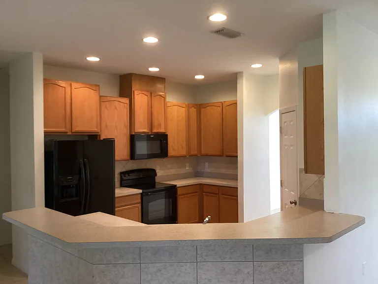 1424 Mistflower Ln — Photo 2