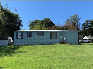 115 Valleyview Dr, Mount Airy, NC 27030