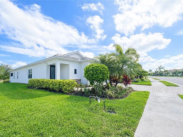 28442 Captiva Shell Loop — Photo 3