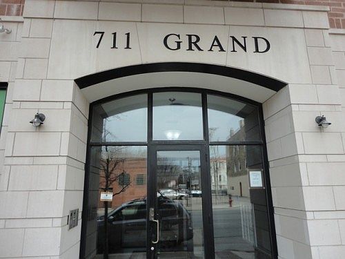1st image of 711 W Grand Ave