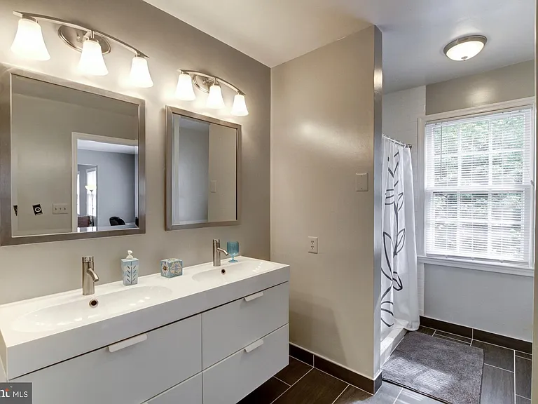13 Avalon Ct — Photo 22