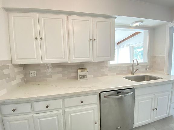 3rd image of 209 McConnell Dr