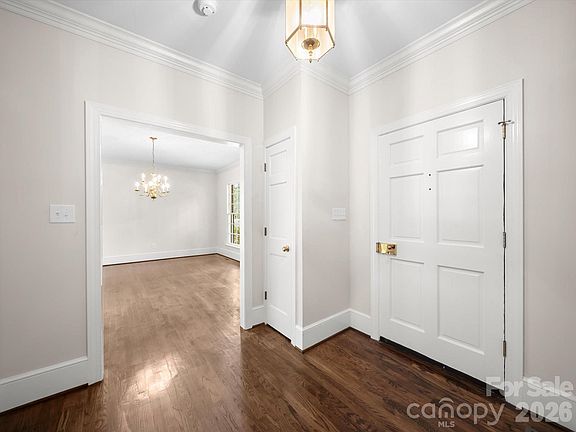4th image of 216 Anderson St