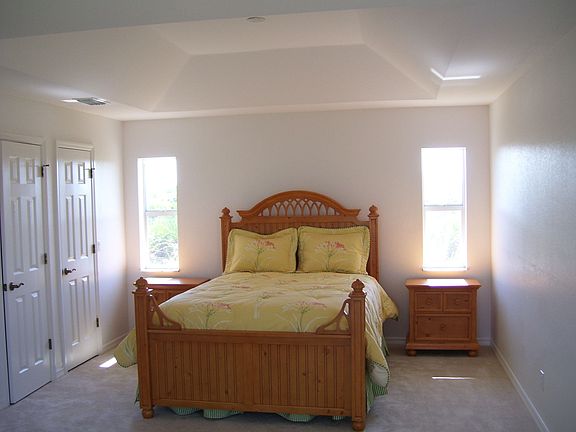 5th image of 383 Baytree Dr