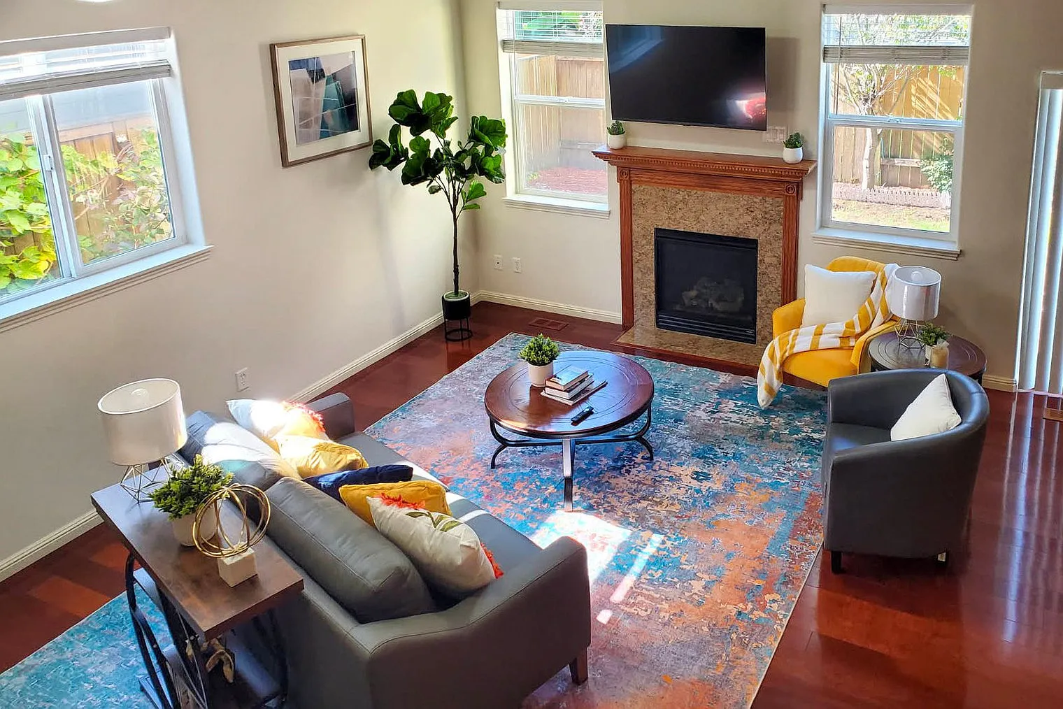 4 bed, 2.0 bath, 2034 sqft, $4,741 — Photo 2