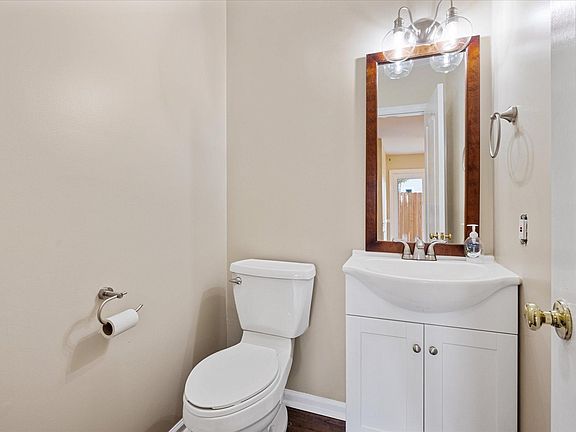 2nd image of 8604 Old Carriage Ct