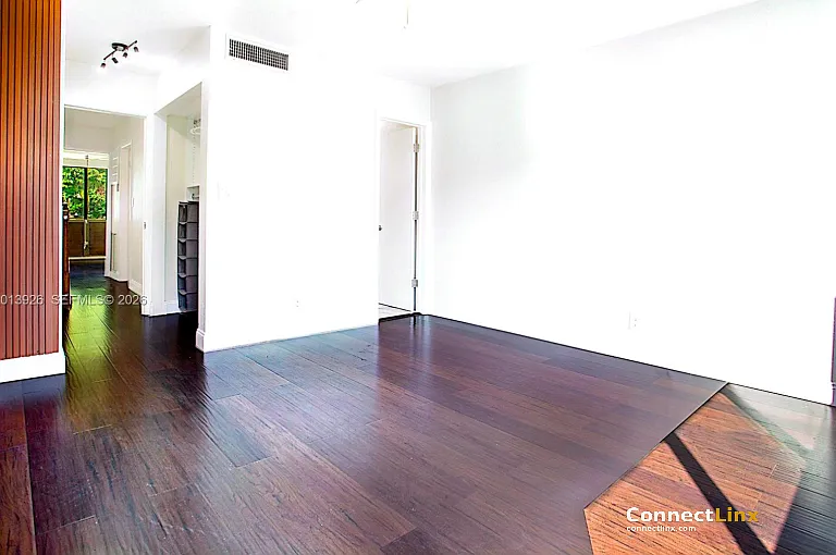 1531 SE 15th St — Photo 9