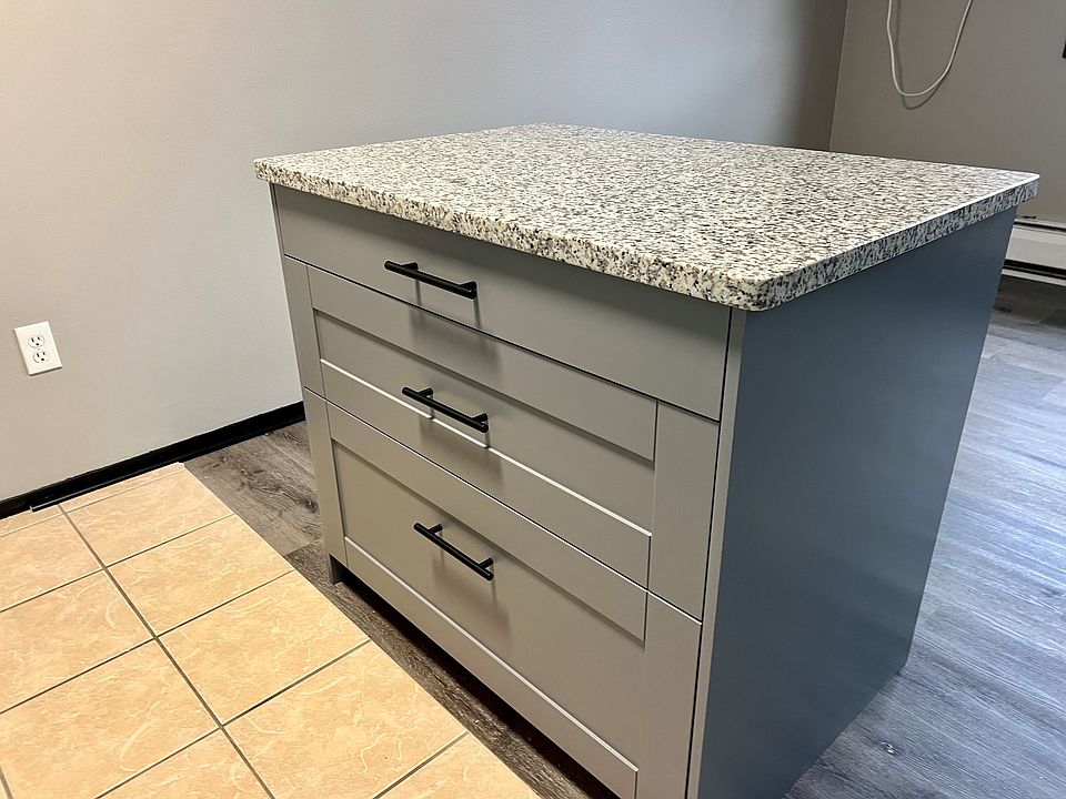 island with pull out drawers