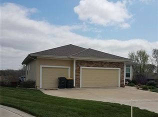 16657 Sandstone Cir, Basehor, KS 66007