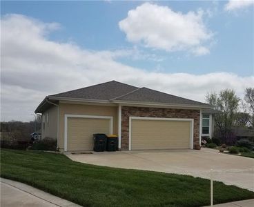 16657 Sandstone Cir, Basehor, KS, 66007