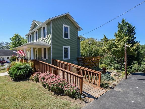 2nd image of 1406 Eastgate Ave NE