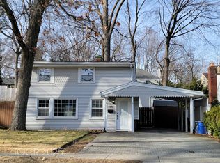 99 E Prospect St, Waldwick, NJ 07463