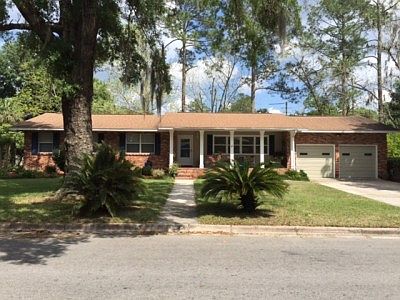 1st image of 805 NW 36th Dr