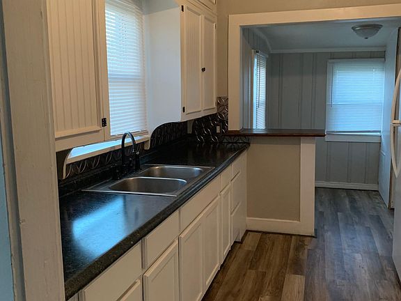5th image of 223 W Jefferson St