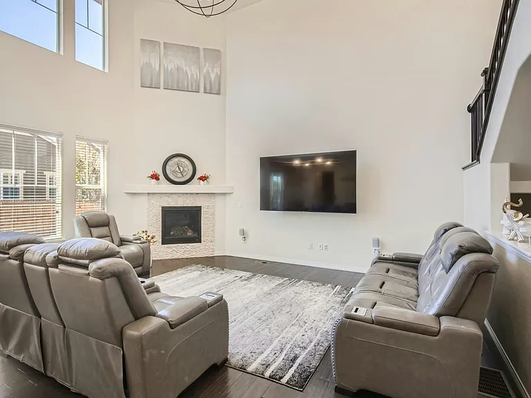 14832 Munich Ave — Photo 19