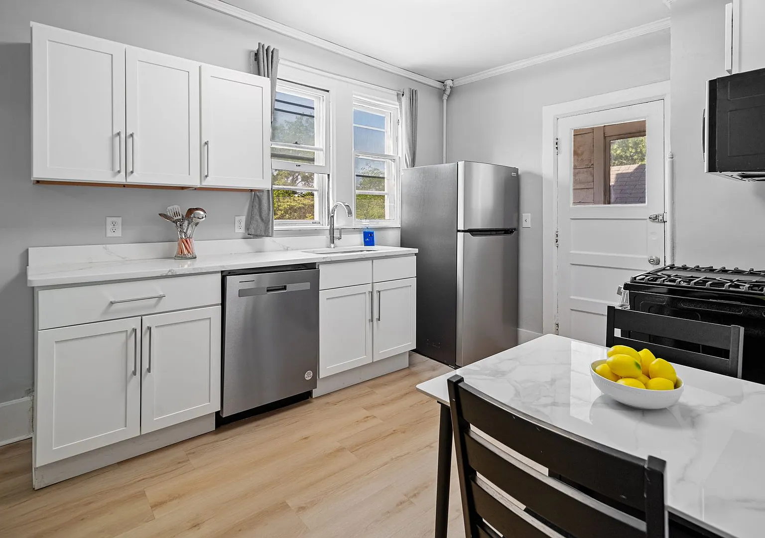 202 Stewart Ave — Photo 4