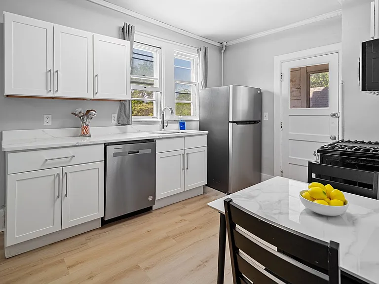 202 Stewart Ave — Photo 13