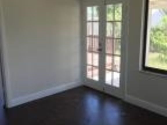 4th image of 740 SW 1st Ct