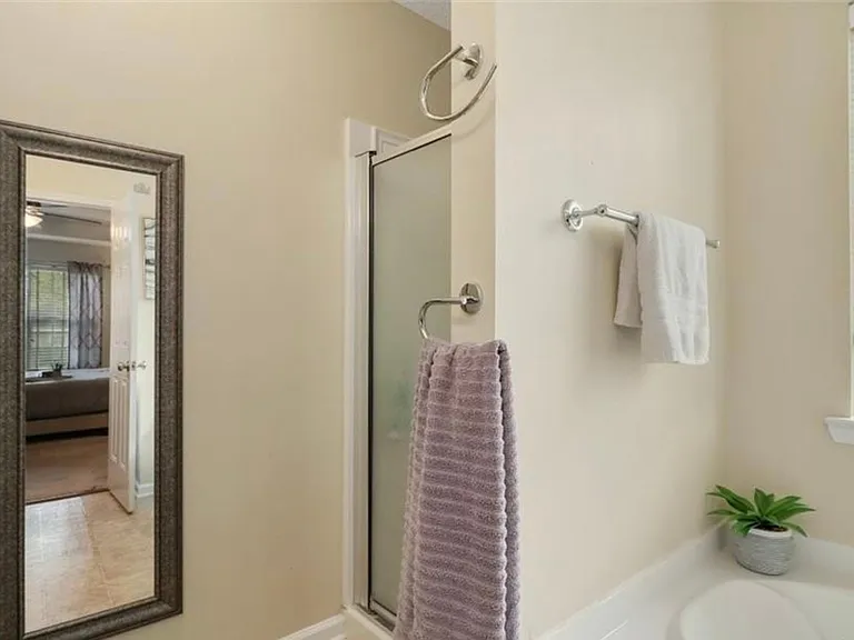 204 Brookstone Ct — Photo 4