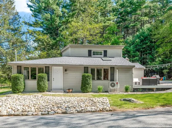 745 Eagle Peak Rd, Pascoag, RI 02859