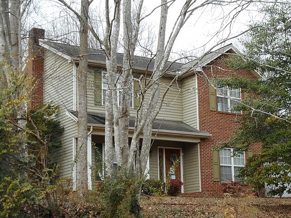 2nd image of 1728 7th Street Ln SE