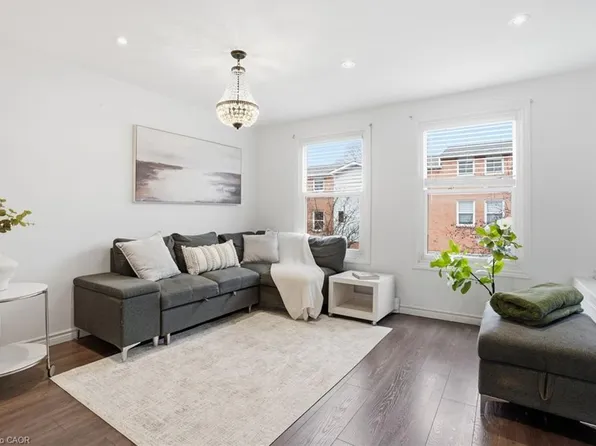 1255 Upper Gage Ave #15, Hamilton, ON L8W 3C7