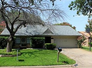 1900 Heidelberg Dr, Fort Worth, TX 76134