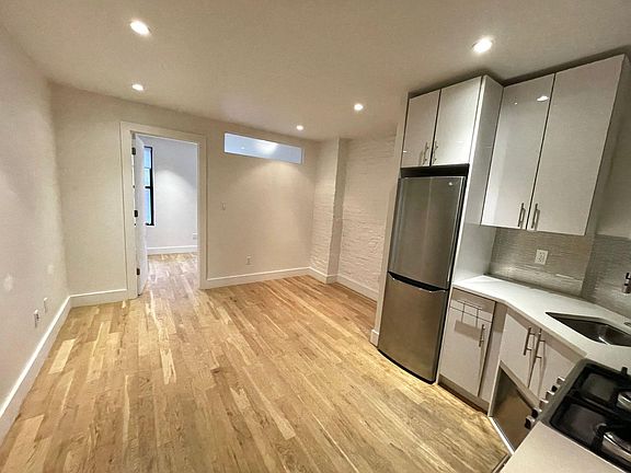 3rd image of 211 Madison St APT 7