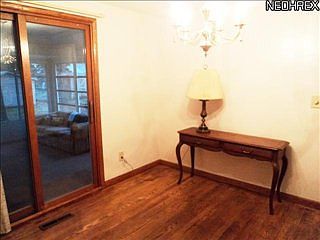 4th image of 268 Maylawn Ave