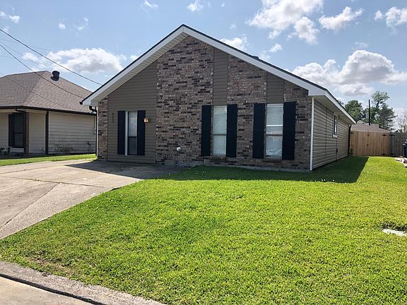 2nd image of 400 Woodway Dr