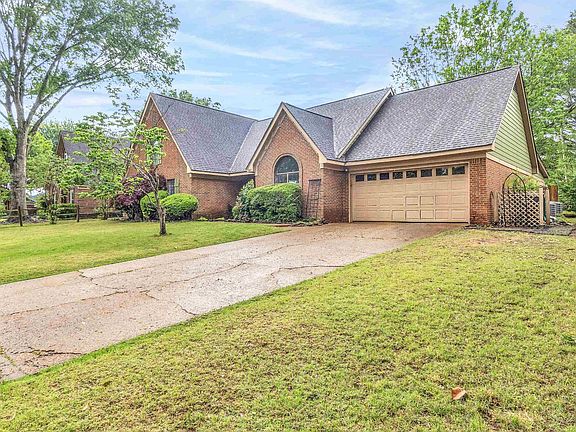3rd image of 765 Cairn Creek Dr