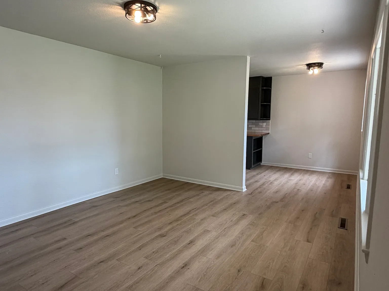 3 bed, 1000 sqft, $1,375 — Photo 4