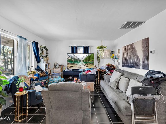 4th image of 2817 E AVALON Drive