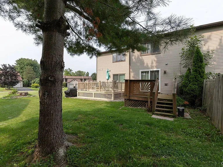 8457 Bubbling Springs Dr — Photo 27