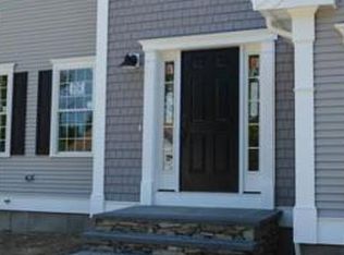 8 Desrosiers Lndg, South Grafton, MA 01560