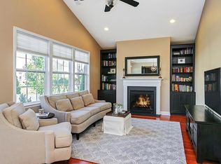 15 Dahlia Ct, Piscataway, NJ 08854