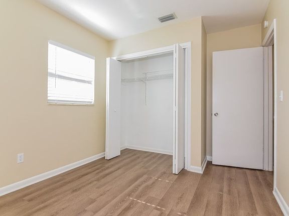 4th image of 512 Sutton Pl