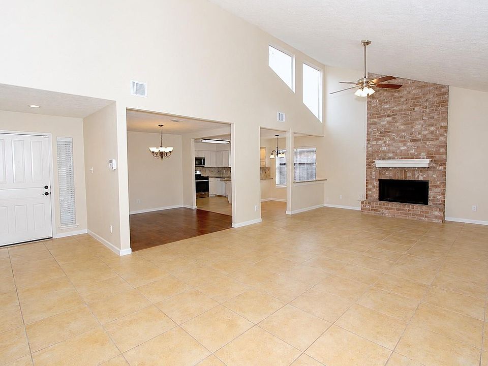 1st image of 2731 Colony Dr